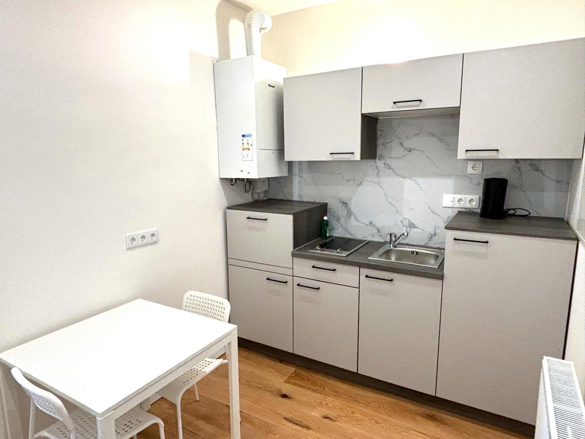Traumhafte Wohnung Fuer 2, Walk In Dusche, Extra Kueche, Nespresso, Zentral Vienna Exterior photo
